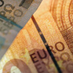  اليورو ينخفض دون التضامن مع الدولار , بالإضافة الى تحديث الأسعار