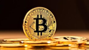 البيتكوين تقتحم مستويات قياسية وتتخطى 122 ألف دولار وسط انتعاش كبير في سوق العملات الرقمية