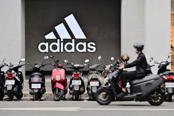 تقييم محللي البنوك الاستثمارية لِ سهم أديداس