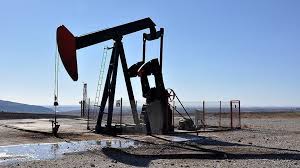 النفط في مفترق طرق: استقرار الأسعار رغم مخاوف الجغرافيا السياسية وتغيرات OPEC+