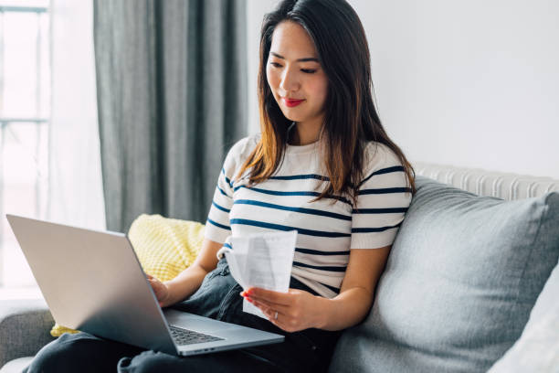 التداول، التدوين، التصميم وأكثر: كيف تبدأ رحلة الدخل الشهري من الإنترنت؟