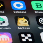 كوين بيس: منصة العملات الرقمية التي غزت الأسواق العالمية وأسهمها تجذب المستثمرين