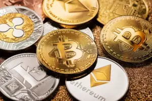 الدولار يرتفع أمام الين وسط ترقب بيانات التضخم واهتزاز سوق العملات الرقمية