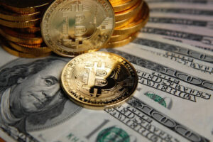 صناديق بيتكوين الفورية تسجّل أول نزيف بعد 12 يومًا من التدفقات الإيجابية