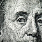 الدولار يستقر بعد موجة تراجع… والأسواق تترقب بيانات الإسكان واجتماع الفيدرالي