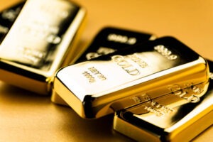    الذهب يتأرجح بين جني الأرباح وتوقعات الفيدرالي فهل تراجع مؤقت أم بداية هبوط؟