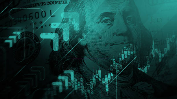 الدولار الأميركي في مفترق طرق: هل تُشعل التعريفات الجمركية موجة تضخم جديدة؟