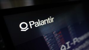 أسهم Palantir تقفز بعد رفع التوقعات السنوية بدعم من زخم الذكاء الاصطناعي وطلبات حكومية متزايدة 