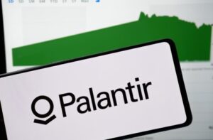 أسهم Palantir تقفز بعد رفع التوقعات السنوية بدعم من زخم الذكاء الاصطناعي وطلبات حكومية متزايدة 
