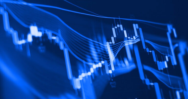 خطر التداول وقت الأخبار القوية: لماذا يجب أن تتجنبه بدون خبرة؟