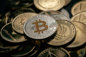 البيتكوين والعملات البديلة تصعد وسط ترقب قرار الفيدرالي الأمريكي اليوم 17 سبتمبر
