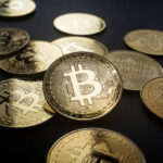 البيتكوين يتحرك في نطاق ضيق وسط إغلاق الحكومة الأمريكية وتزايد المخاوف الاقتصادية