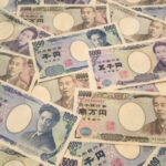  الين الياباني يرتفع في السوق الآسيوية وسط توقف صعود الدولار الأمريكي اليوم 25 سبتمبر