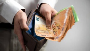 السيولة في الأسواق المالية: مفتاح الاستقرار وسرعة تنفيذ الصفقات