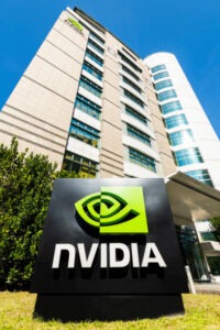 الصين تمدد تحقيق مكافحة الاحتكار ضد إنفيديا وسط توترات تجارية أمريكية–صينية