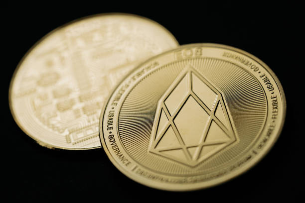 عملة إيوس تسجّل تراجعًا حادًا يتجاوز 10% وسط ضغوط واسعة على سوق العملات الرقمية