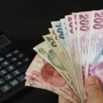   أسعار الدولار والليرة التركية تعيش تقلبات حادة وسط مخاوف التضخم وتلميحات البنك المركزي