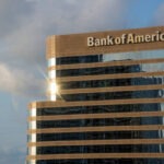 بنك أوف أمريكا يتوقع خفض الفائدة في أكتوبر ويحذّر من التيسير المفرط