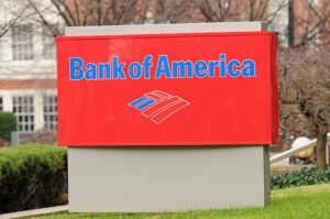 بنك أوف أمريكا يتوقع خفض الفائدة في أكتوبر ويحذّر من التيسير المفرط