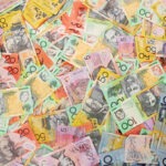 الدولار الأسترالي يصعد لأعلى مستوى منذ ثلاثة أسابيع وسط بيانات تضخم قوية