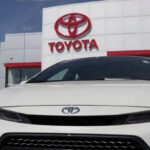 تويوتا تعزز صعودها العالمي بإنتاج ومبيعات هجينة قياسية اليوم 27 نوفمبر