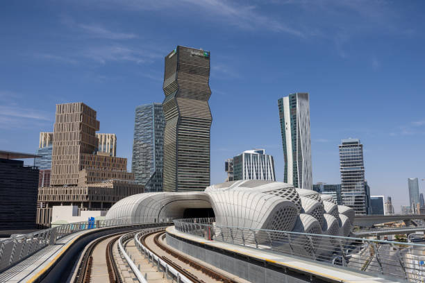 أرامكو السعودية تتجاوز توقعات الأرباح في الربع الثالث رغم تراجع أسعار النفط العالمية