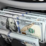 الدولار الأمريكي يواصل هيمنته العالمية في 2025 رغم الضغوط والمخاطر المتصاعدة