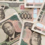 تراجع الين قبيل اجتماع بنك اليابان المرتقب وسط تحسن شهية المخاطرة العالمية