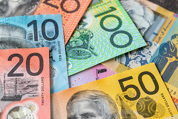 الدولار الأسترالي يقود العملات الآسيوية قبل بيانات الوظائف الأمريكية