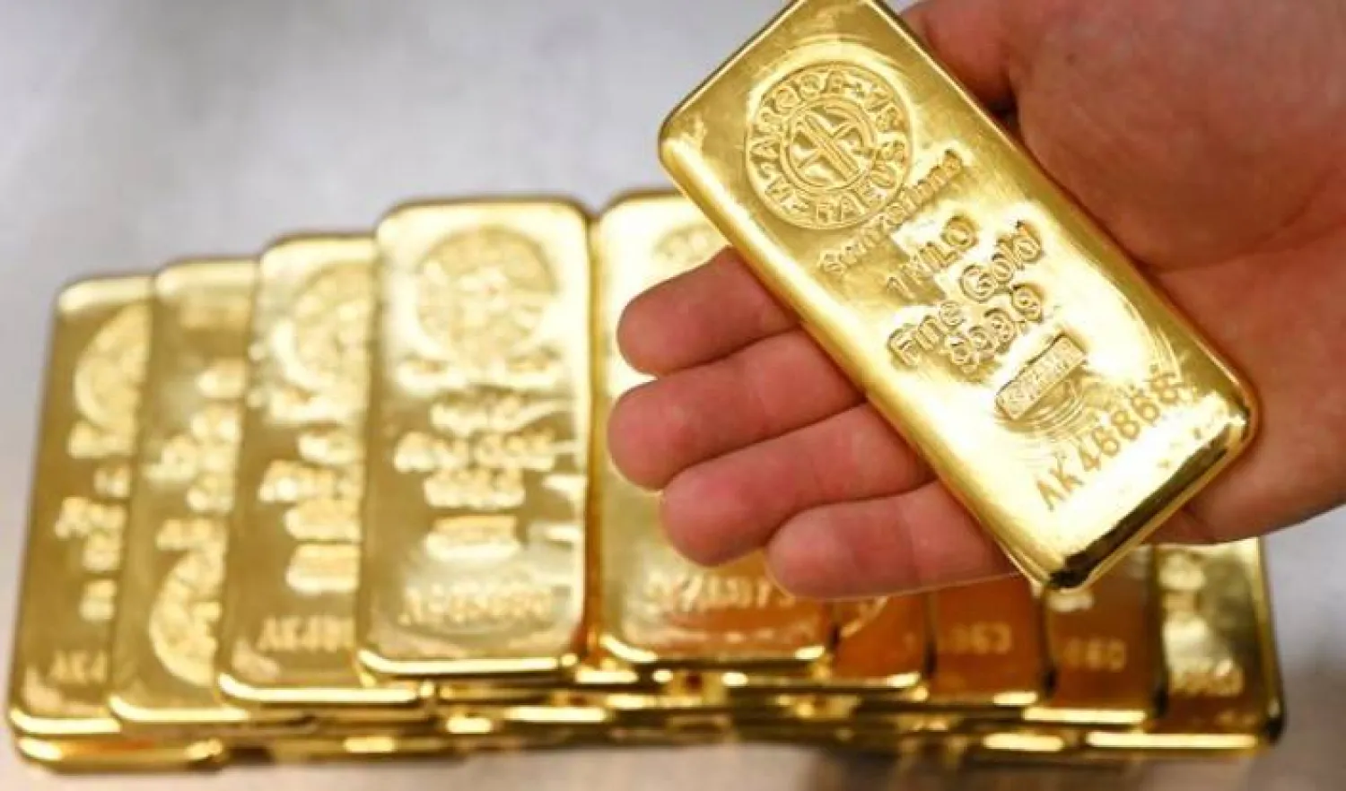 الذهب يخترق 5,100 دولار… ملاذ آمن يتوهّج وسط العواصف الجيوسياسية وضغوط الدولار