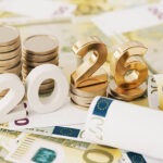 اليورو يتعافى مع ضغوط على الدولار وترقّب لمسار الفائدة الأوروبية