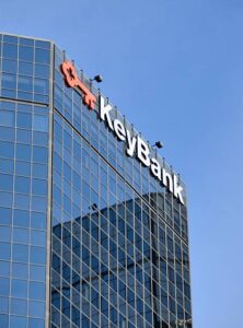 كي بانك كابيتال ترتقي بتصنيفات إنتل وأدفانسد مايكرو ديفايسز وسط طلب قوي على وحدات المعالجة والخدمات السحابية