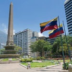 كاراكاس تحت النار: عملية أمريكية مفاجئة تقلب المشهد وتطيح بمادورو