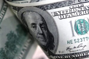 توقف زخم الدولار واليورو يتعافى حذرًا مع ترقّب بيانات الفائدة الأمريكية والأوروبية