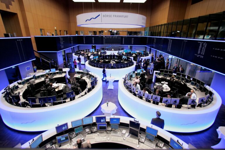 ارتفاع طفيف للأسهم الأوروبية مع تحسن المعنويات العالمية وترقب ملف التعريفات