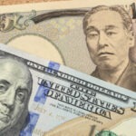 الين الياباني يتراجع لأدنى مستوى في أسبوعين مع ترجيح استمرار السياسات التوسعية