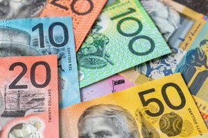 ضغط على الدولار الأسترالي مع عودة الطلب على العملة الأمريكية