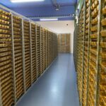 الذهب يتمسك بمكاسبه وسط تصاعد المخاطر التجارية وتباطؤ الاقتصاد الأمريكي