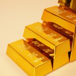 ارتفاع أسعار الذهب بدعم من تراجع الدولار وانخفاض النفط وسط ترقب بيانات التضخم الأمريكية