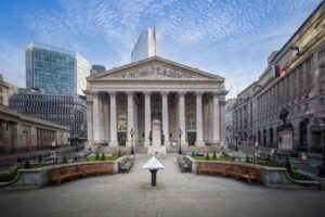 ارتفاع طفيف للأسهم الأوروبية مع تحسن المعنويات العالمية وترقب ملف التعريفات