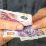 الجنيه الإسترليني يتعافى بدعم ضعف الدولار وترقب بيانات التضخم البريطانية