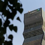 أرامكو تتماسك قرب القمم السنوية وسط زخم شرائي قوي وضغوط مقاومة فنية وترقب لمستقبل الطاقة