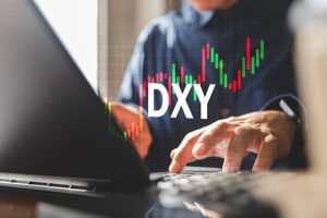 مؤشر الدولار الأمريكي: التاريخ والتحليل وكيفية استفادة المتداولين