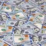 الدولار الأمريكي… مركز الجاذبية الذي يعيد تشكيل أسواق العملات