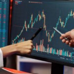 السوق السعودي والسوق الأمريكي.. أيهما أفضل للاستثمار والتداول؟