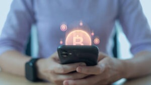 بيتكوين تحت ضغط مزدوج.. تراجع ربحية التعدين يعزز المخاوف الفنية ويهدد بمزيد من الهبوط