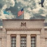 توقف الضربات بين الولايات المتحدة وإيران يهدئ الأسواق قبل أسبوع حاسم للفيدرالي وشركات التكنولوجيا