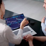 الحساب التجريبي.. بوابتك الذكية نحو احتراف التداول