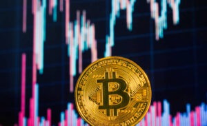 العملات الرقمية تحت ضغط التوترات الجيوسياسية.. وبيتكوين تواجه اختبار 64 ألف دولار