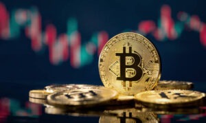 بيتكوين يحافظ على مكاسبه قرب 78 ألف دولار بدعم من التفاؤل التنظيمي